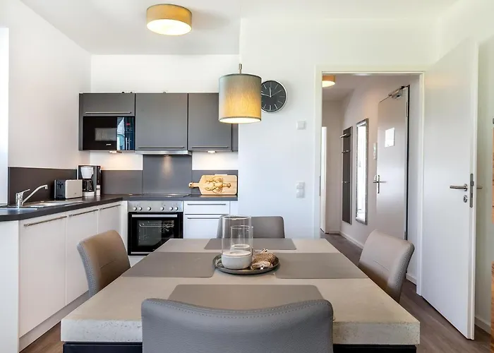 Ostseeallee Ostseeallee 4-32 شقة 4*